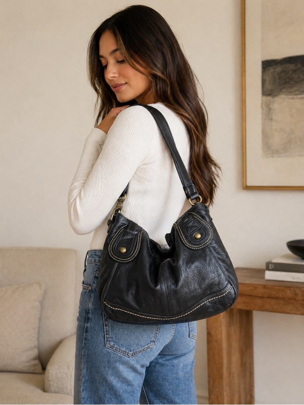 The SAK "Iris" EUC Large pebbled
Leather Convertible Hobo bag
Large w/crossbody